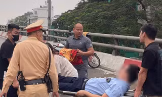 Hà Nội: Vệt dầu loang dài 50m khiến nhiều người đi đường trượt ngã