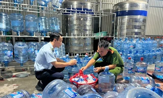 Nhóm đối tượng tung ra thị trường 20.000 bình nước Lavie giả trong vài tháng 