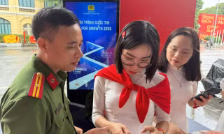 Hướng dẫn tích hợp tài khoản an sinh trên VNeID nhận tiền quà tặng dịp Quốc khánh