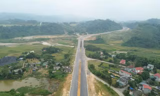 Hình ảnh tuyến đường nghìn tỷ phục vụ xuất nhập khẩu qua Lào Cai chuẩn bị thông xe