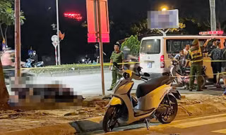 Hà Nội: 2 vụ xe máy tự gây tai nạn, 5 người thương vong