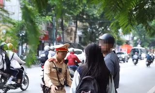 'Chiều con', nhiều phụ huynh ở Hà Nội vi phạm luật giao thông