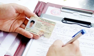 CSGT Hà Nội khuyến khích người dân đổi GPLX sang thẻ nhựa