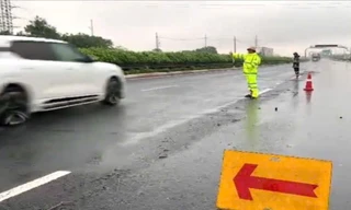 CSGT tạm cấm cao tốc từ Thanh Hoá đến Hà Tĩnh khi bão số 10 đổ bộ