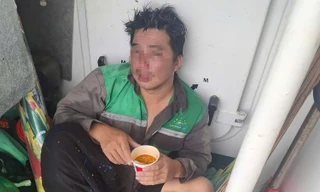 6 tiếng sinh tồn nghẹt thở của người đàn ông bị sóng đánh rơi xuống biển