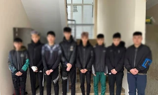 Hà Nội: Tạm giữ 5 đối tượng rủ nhau đi ‘bão’ để sàm sỡ phụ nữ, gây rối ở hầm Kim Liên