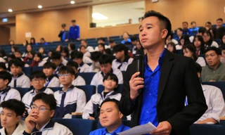 Chủ tịch UBND tỉnh Lào Cai đối thoại với thanh niên