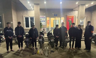 Cảnh sát 141 phát hiện nhóm đối tượng tàng trữ 2 khẩu súng cùng nhiều dao kiếm