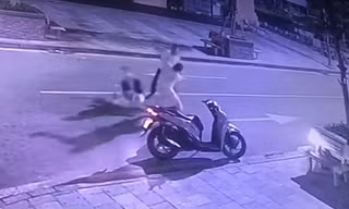 Hà Nội: Người đàn ông bị đánh gục sau mâu thuẫn gửi ô tô ở chung cư