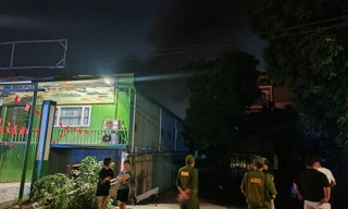 Hà Nội: Cháy lớn tại nhà xưởng trên đường Nguyễn Khoái 