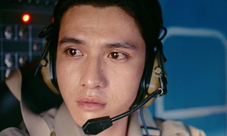 ‘Tử chiến trên không’ vượt 250 tỷ đồng