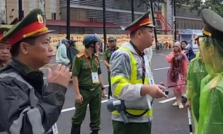 Công an phường Ba Đình xử lý 5 trường hợp 'bán chỗ' xem diễu binh, diễu hành