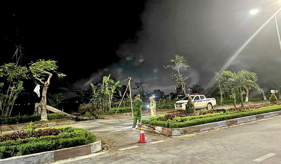 Hiện trường vụ tai nạn khiến nguyên Chủ tịch xã tử vong thương tâm. appp.jpg