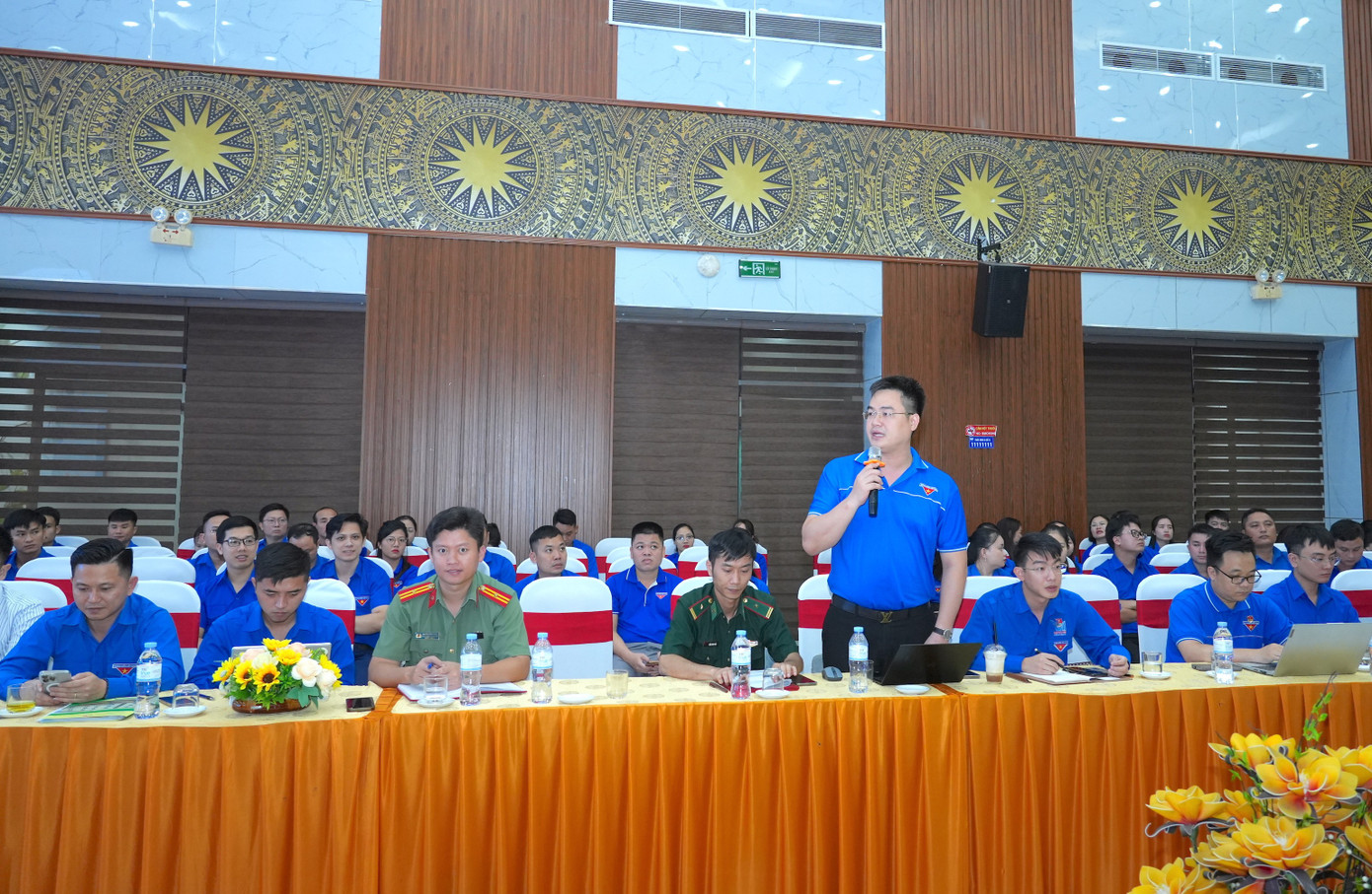 Các đại biểu thảo luận, đóng góp ý kiến tại hội nghị. 2.jpg