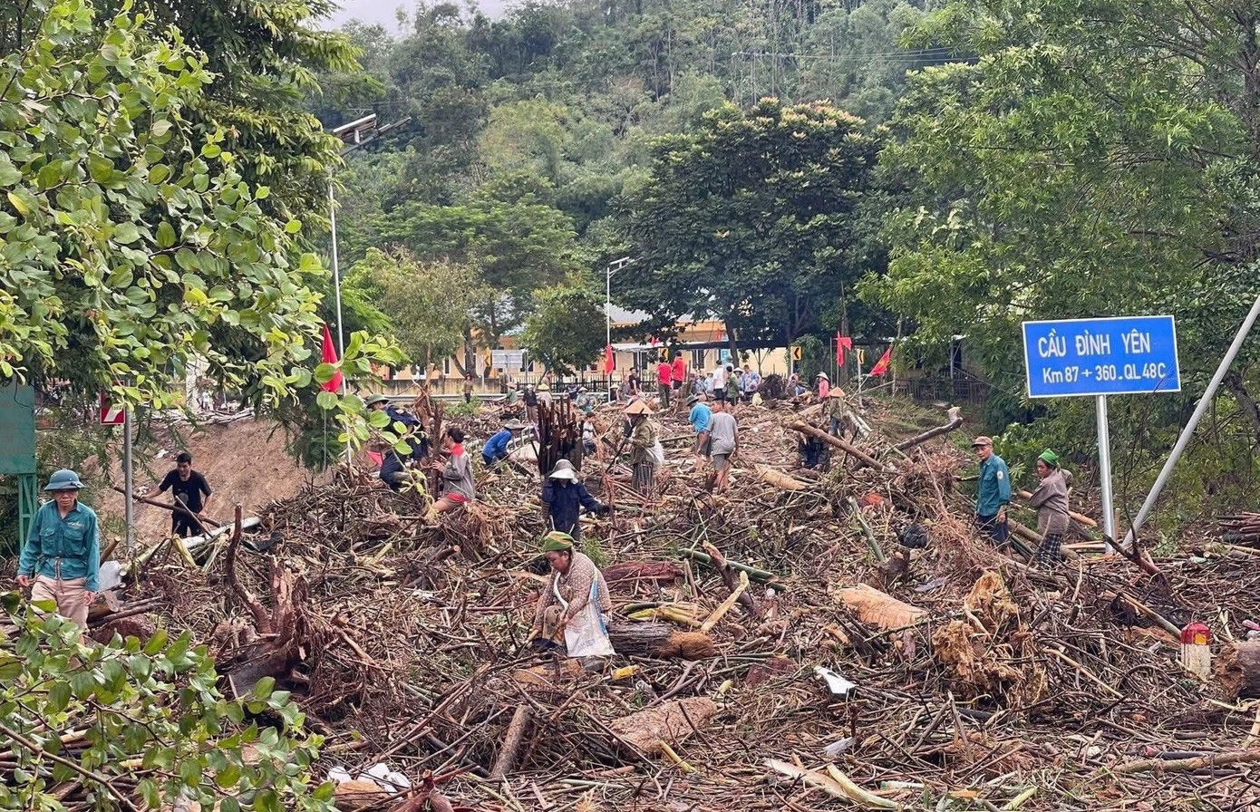 Chủ tịch xã Yên Hoà Đậu Đức Truyền cho biết, cơn bão số 10 vừa qua đã khiến xã Yên Hoà thiệt hại nặng nề.