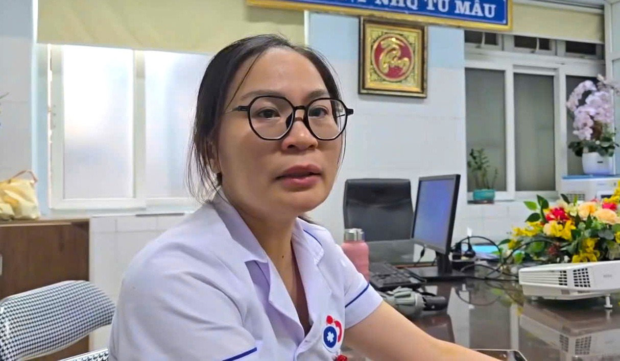 Điều dưỡng Trần Thị Hồng (Khoa Sơ sinh) vẫn chưa hết bàng hoàng sau sự việc. 4b534d763e87b3d9ea96.jpg