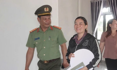 Lâm Đồng bàn giao căn nhà đầu tiên trong 'Chiến dịch Quang Trung' cho người dân 