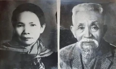 Tổng Bí thư Nguyễn Văn Linh và hai ông bà Nguyễn Thị Kỳ - Tôn Gia Chung. (Ảnh tư liệu gia đình Cảnh Hoàng)