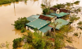 Quyên góp ủng hộ đồng bào các tỉnh và thành phố Hà Nội bị thiệt hại do bão lũ