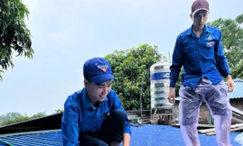 Tuổi trẻ Ninh Bình hỗ trợ người dân khắc phục ảnh hưởng bão số 3