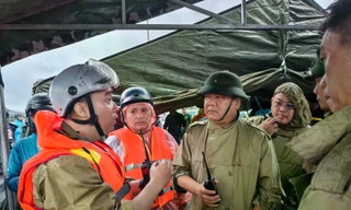 Chủ tịch Khánh Hòa: Không để người dân thiếu đói, rét, không có chỗ ở sau lũ