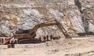 Sập cốt pha bê tông trên công trường cao tốc Quy Nhơn - Chí Thạnh, 2 người tử vong