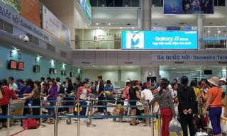 Bất cập xuất nhập cảnh cửa khẩu sân bay Cam Ranh