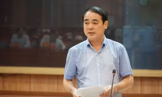 Bí thư Tỉnh ủy Khánh Hòa bật khóc trước thiệt hại, mất mát của người dân