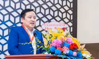 Ông Phạm Minh Nhựt - Chủ tịch Hiệp hội Du lịch tỉnh Khánh Hòa phát biểu tại lễ kỷ niệm.