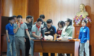 400 tình nguyện viên đại học Nha Trang đã sẵn sàng cho giải Tiền Phong Marathon