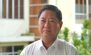 Phó Bí thư Tỉnh ủy và Chủ tịch UBND tỉnh Khánh Hòa xin nghỉ công tác