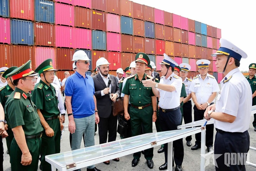 Binh đoàn 20-Tổng công ty Tân Cảng Sài Gòn là một trong những doanh nghiệp hàng đầu của Quân đội trong lĩnh vực kết hợp kinh tế với quốc phòng. Ảnh: DUY MINH