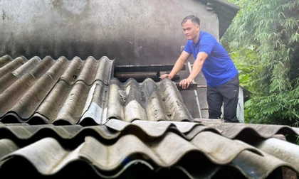 Sinh viên ‘cắm bản’ ở Nghệ An, tình nguyện sửa trường, dạy chữ cho trẻ em vùng cao