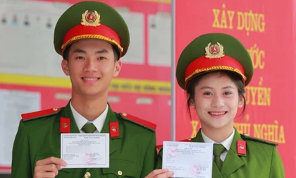 Học viên Cảnh sát háo hức trước lần đầu cầm lá phiếu