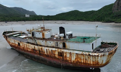 Tàu 'ma' Sheng Li rời Côn Đảo gây tiếc nuối