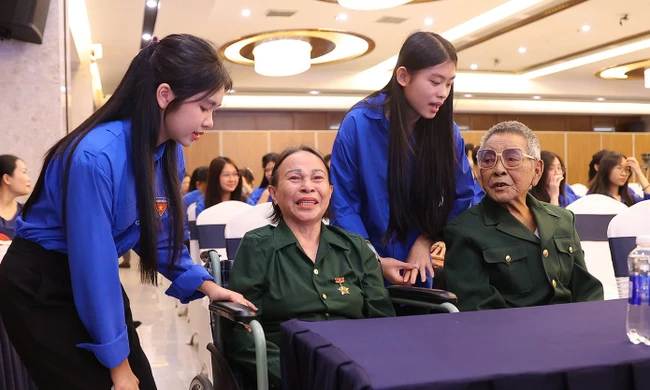 Tuổi trẻ lan tỏa hơn 130.000 câu chuyện thời hoa lửa 