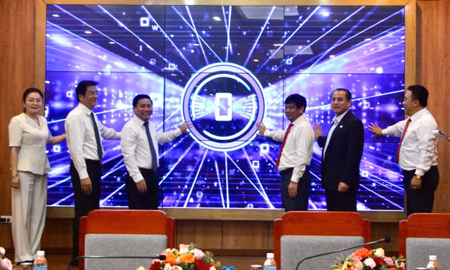 'Hạ tầng mềm' nào giúp Khánh Hòa bứt phá lên thành phố trực thuộc Trung ương? 