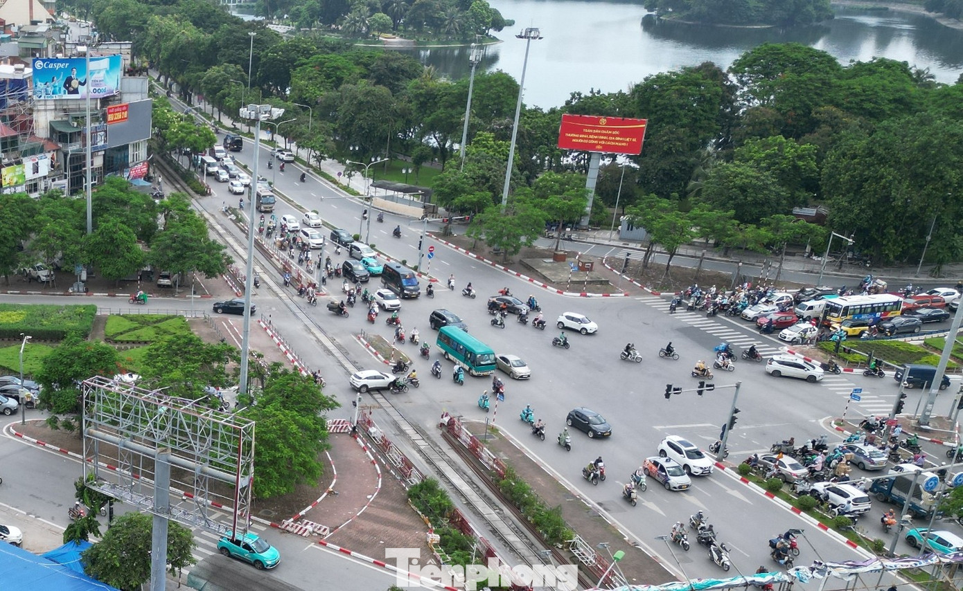 Để giảm xung đột, ùn tắc và đảm bảo xe đi trên QL1A sau khi mở rộng đạt đến 80km/h, HUPI và nhà đầu tư đã lên phương án xây cầu vượt theo chiều QL1A vượt qua nút.