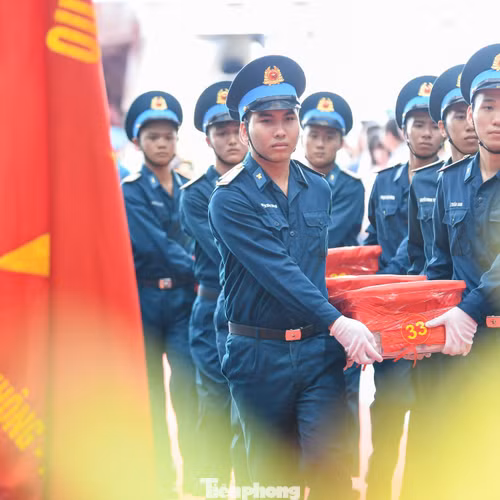 'Mệnh lệnh từ trái tim' trên chuyến bay đưa mẫu sinh phẩm liệt sĩ về Hà Nội