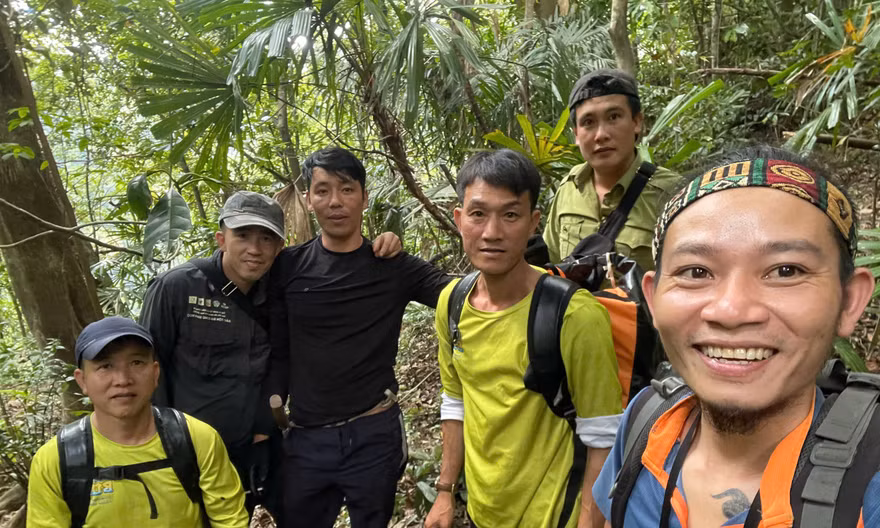 Hành trình băng rừng tìm 'khu vườn' dưới lòng vực ở Phong Nha-Kẻ Bàng