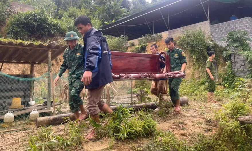 Mưa lũ, sạt lở đất, Thanh Hóa sơ tán gần 900 người dân khỏi vùng nguy hiểm