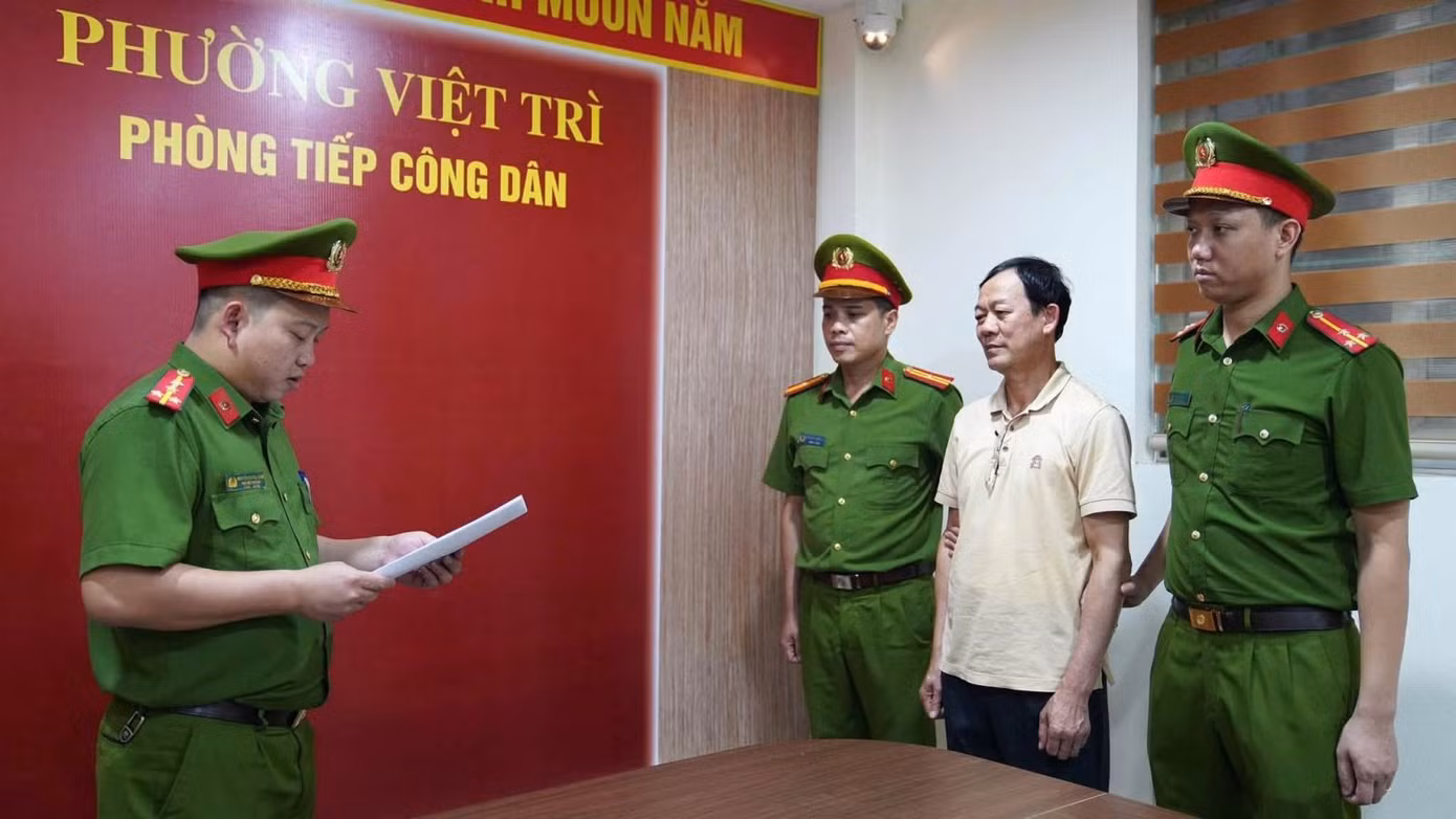 khi-thac-khoang-san-o-hop-kim.jpg