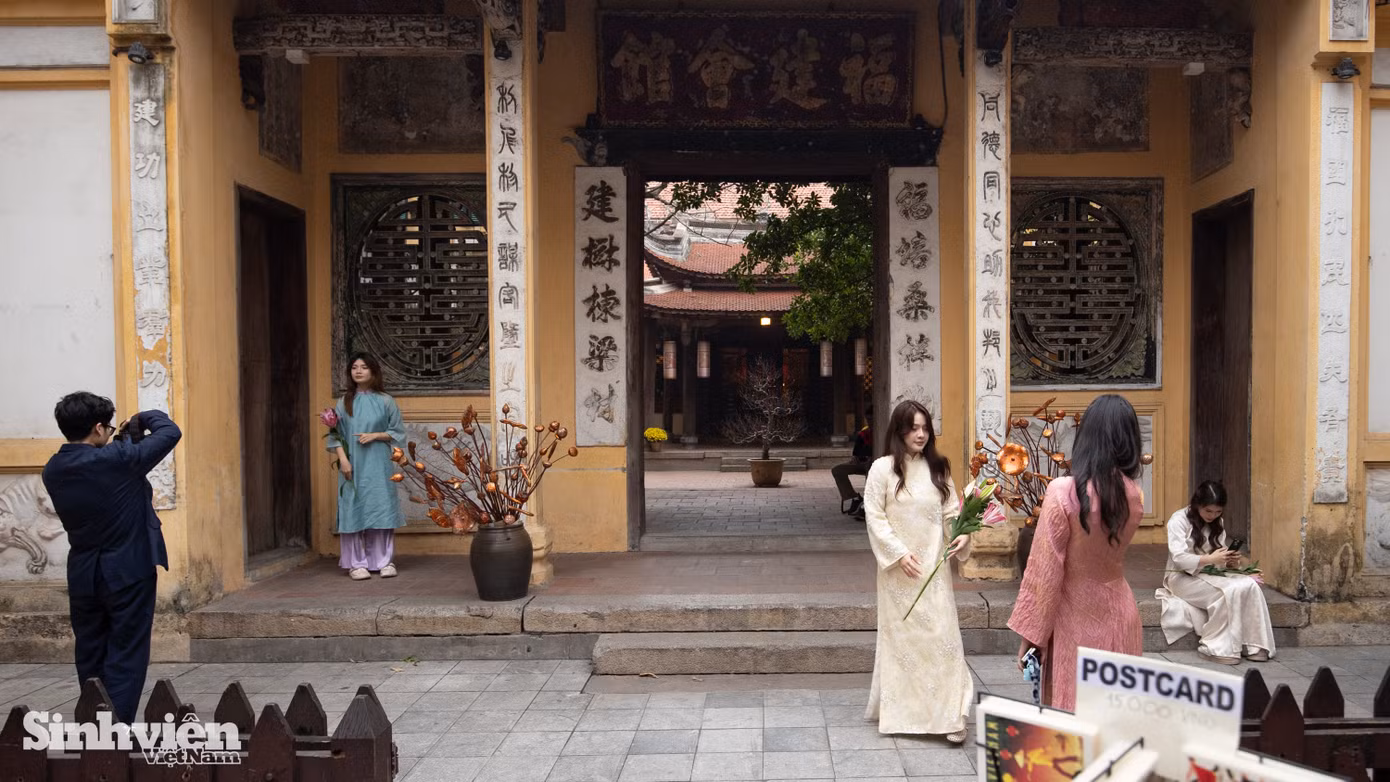 trien-lam-tet-truyen-thong-ha-noi-s.jpg