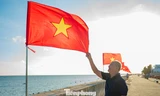 Thắm sắc cờ Tổ quốc nơi đảo xanh Phú Quý