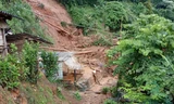 Sập nhà, sạt đường tái diễn tại Điện Biên do mưa lớn kéo dài