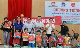 Tiếp động lực cho trẻ nghèo Đắk Lắk vượt khó