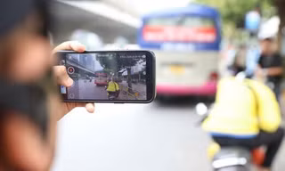 Từ 1/4: Người dân có thể gửi phản ánh vi phạm giao thông qua ứng dụng VNeID