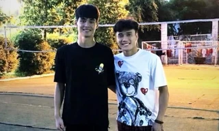 Thủ môn Bùi Tiến Dũng đăng ảnh mừng sinh nhật Trung Kiên, khung hình gây chú ý