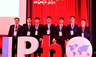 Học sinh Việt Nam giành 5 Huy chương Olympic Vật lí quốc tế, đứng trong Top 10 thế giới