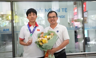 Nam sinh lớp 7 giành HCB tại AIMO 2025: Nếu đam mê Toán học, hãy thử sức và nỗ lực!